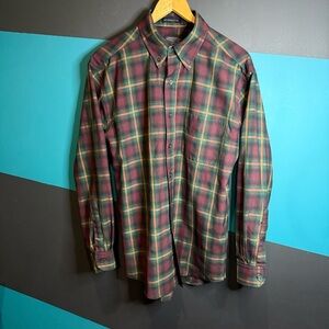 Pendleton Casual Red and Green Plaid Shirt size Medium